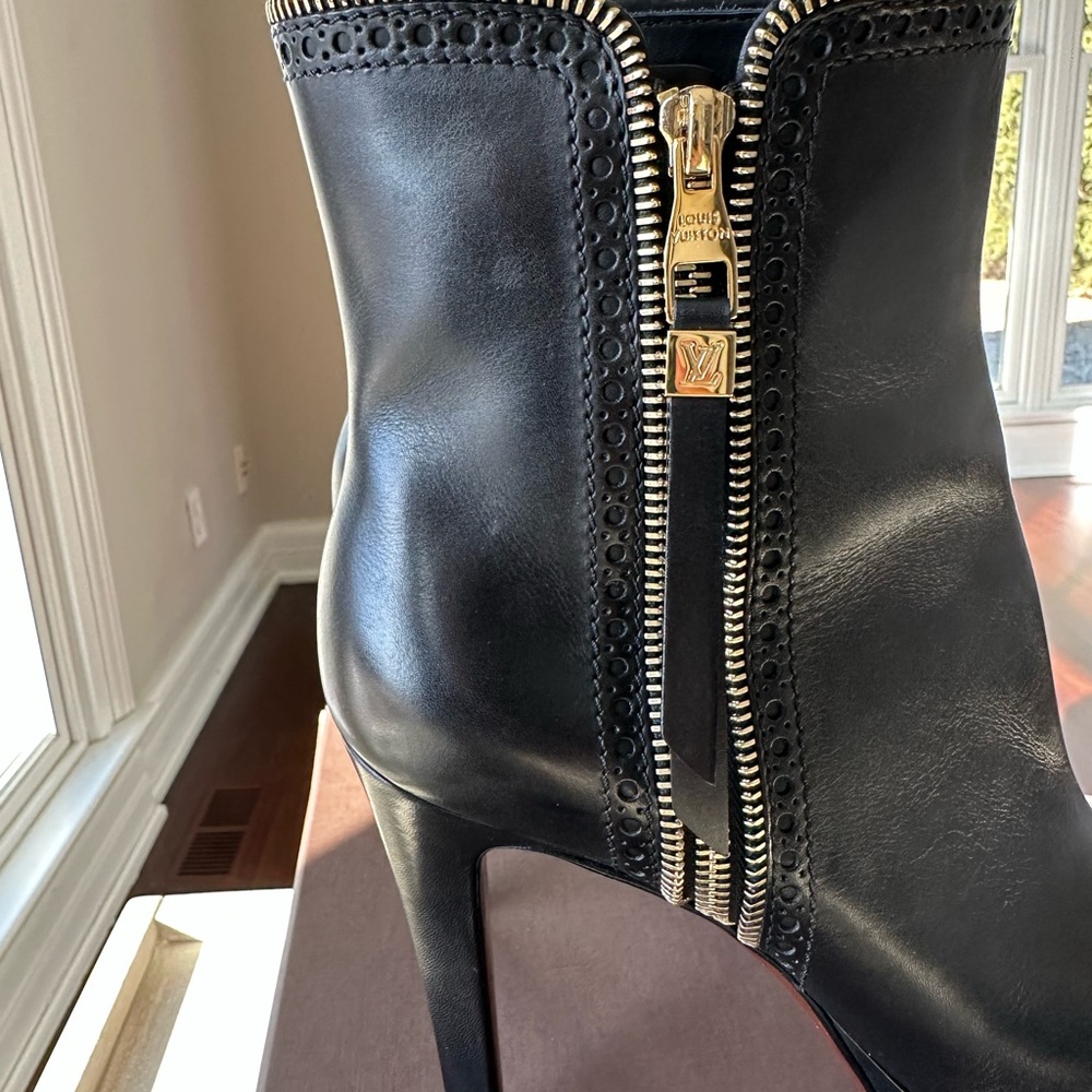 Louis Vuitton Platform Boots - Picture 3 of 8